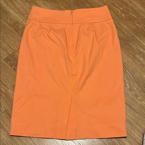 J. Crew peach colored Pencil Skirt Knee-Length Resort Wear size 2 like new lined - Picture 3 of 3